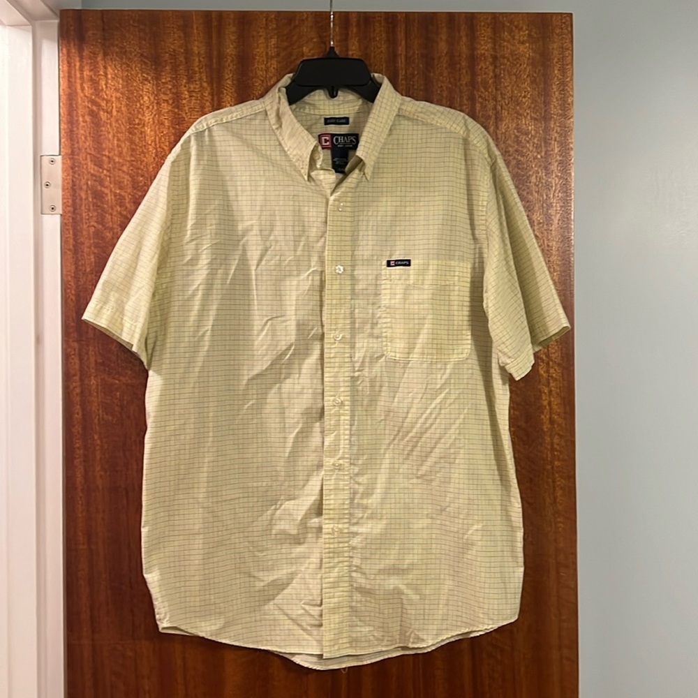 Men’s button down short sleeve shirt